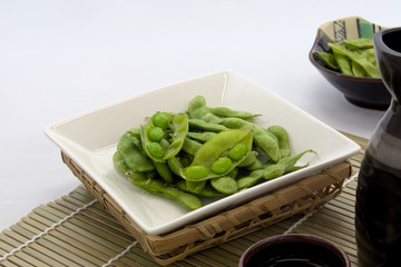 塩がかかった枝豆