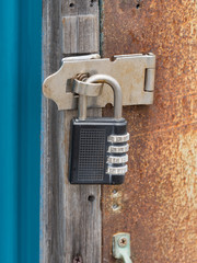 古いダイヤル錠