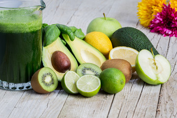 Avocado and lime smootie