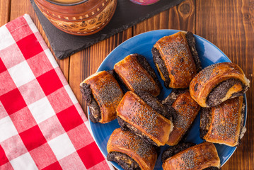 Strudel with poppy seeds