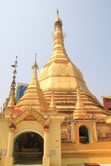 Fototapeta premium ヤンゴンのスーレー・パヤー、