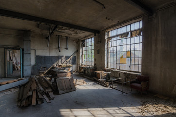 Fototapeta na wymiar raum in alter fabrik