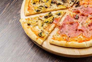 pizza on teh wood background