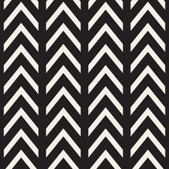 Vector Seamless Black And White Chevron ZigZag Lines Geometric Pattern - 114840834