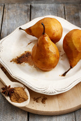 Pears with cinnamon