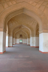 Fototapeta na wymiar The corridor of arched gallery in the Hindustan style 