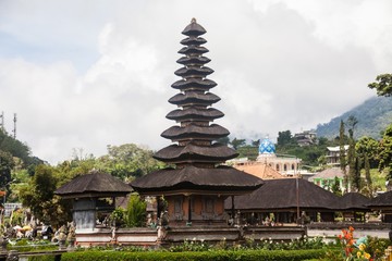 Fototapeta na wymiar Holiday in Bali, Indonesia - Ulundanu Temple and Lake Beratan
