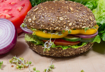 Vegetarian sandwich with fresh vegetables.