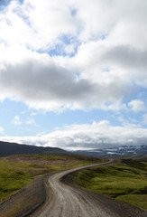 Schotterpiste auf Island