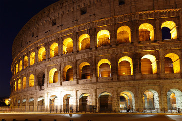 Fototapeta na wymiar The Roman Colosseum at night
