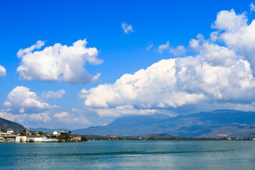 Fototapeta na wymiar Panorama view of Erhai lake and Cangshan mountain