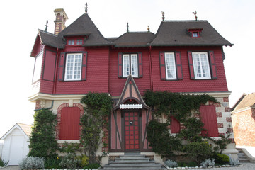 Villers sur ville, la maison rouge