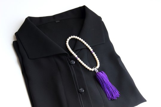 女性用喪服と数珠