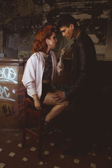 Obraz premium grunge couple with chain