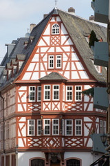 Fototapeta na wymiar Fachwerkgebäude in der Leichhofstraße in Mainz, Rheinland-Pfalz