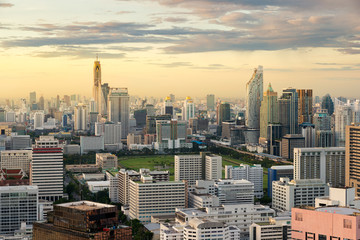 Obraz premium Bangkok view in business district with skyscraper in Bangkok, Th