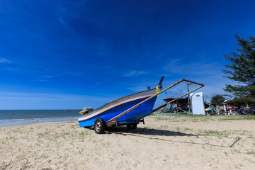Obraz na płótnie Canvas Fishermen boats on the cart