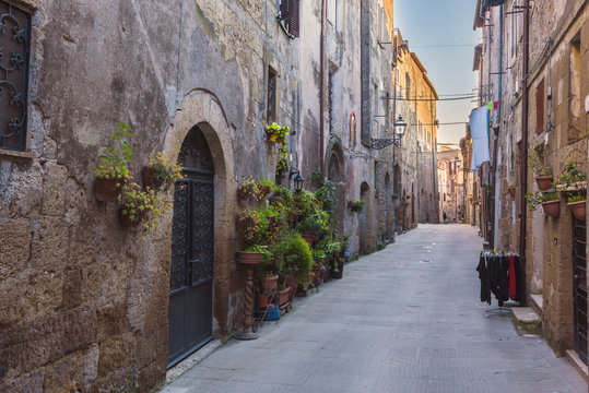 Fototapeta Beautiful magical nooks in the medieval town of Pitigliano.