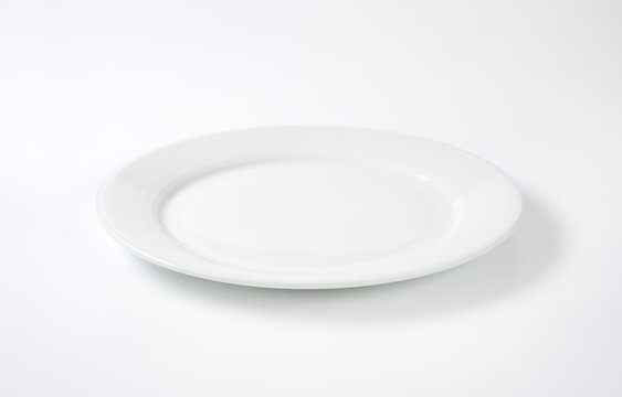 Round white plate