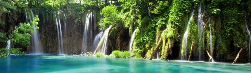 Poster de jardin Nature Vue de la cascade dans le parc national croate des lacs de Plitvice