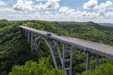 Fototapeta na wymiar Bridge Bacunayagua in Cuba
