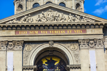 Obraz premium Mary Jesus Statues Saint Stephens Cathedral Budapest Hungary