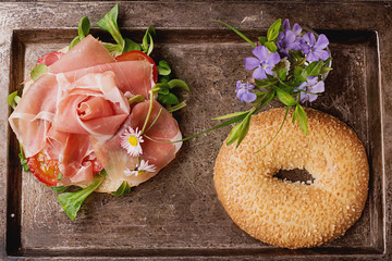 Bagels with Prosciutto