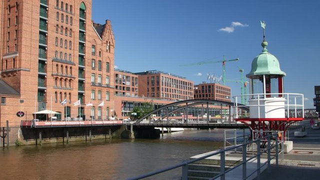 UHD Panoramic view of Hamburg Hefncity Elbarkaden