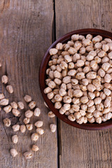 Dry chickpeas in a bowl