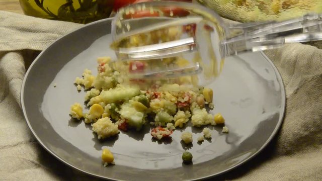 كسكس &Kappa;&omicron;&upsilon;&sigma;&kappa;&omicron;ύ&sigmaf; Seksu Кус-кус, страва Cuscus Kuskus C&ugrave;scusu Couscous 古斯米 Kus-kus Cusc&uacute;s Cuscuz קוסקוס クスクス 쿠스쿠스 Кускус кулинария Moroccan cuisine marocaine مطبخ مغربي モロッコ料理 Марокканская кухня