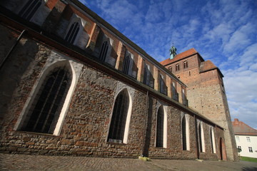 Am Havelberger Dom / Blick von Nordosten auf den Havelberger Dom St. Marien
