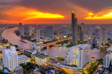 Fototapeta na wymiar Chao Phraya River Landscape