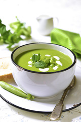 Green pea creamy soup.