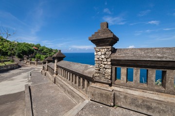 Obraz premium Holiday in Bali, Indonesia - Uluwatu Temple and Beautiful Cliff
