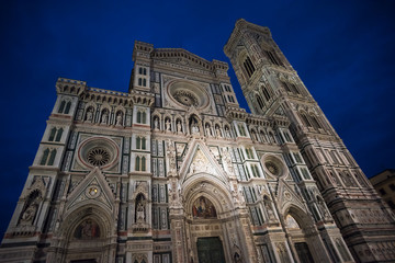 Fototapeta premium Santa Maria del Fiore Cathedral, also called Duomo, at night, Tuscany