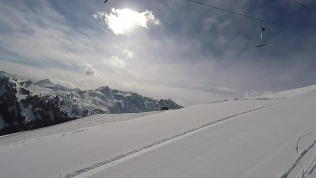 Skifahren - mit dem Schlepplift zur Bergstation