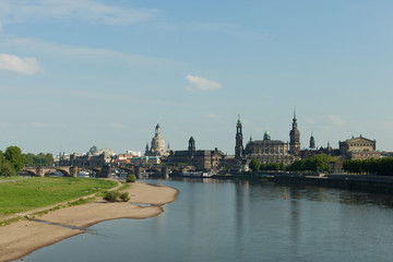 Fototapeta na wymiar skyline of the oldtown of Dresden with the river Elbe in front