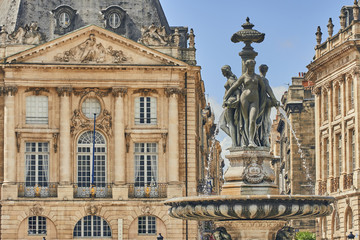 Fototapeta na wymiar Fountain in Bordeaux's Place de la Bourse