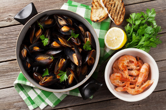 Mussels and shrimps