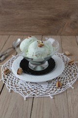 homemade pistachio ice cream