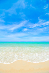 Fototapeta na wymiar Beautiful sky with sea on the peaceful beach for relax