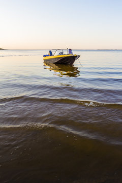 Small boat at the shore