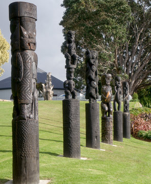 Maori carving style wood statue