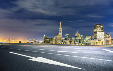 Fototapeta premium empty street with cityscape and skyline of san francisco