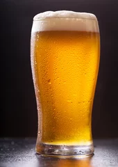 Fotobehang glass of beer © Nitr