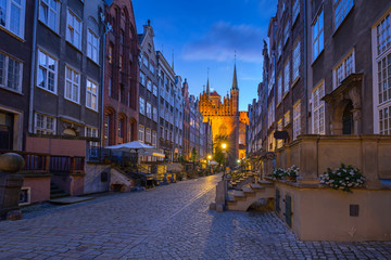 Obraz premium Beautiful architecture of Mariacka (St. Mary) street in Gdansk a