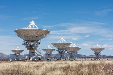 Radio telescopes of the VLA