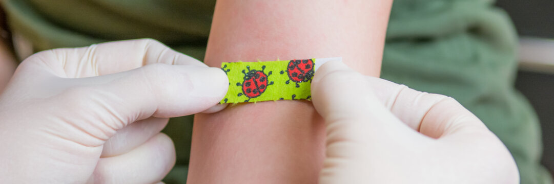 pflaster in der kinderarztpraxis