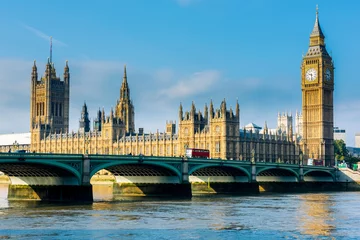 Zelfklevend Fotobehang Westminster Bridge and Houses of Parliament with Thames river. London, United Kingdom © surangaw