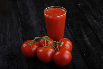 tomato juice and tomatos 